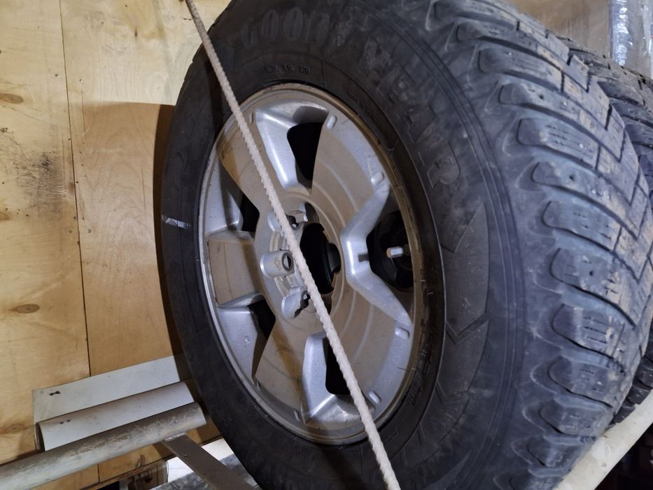 Продам    резину