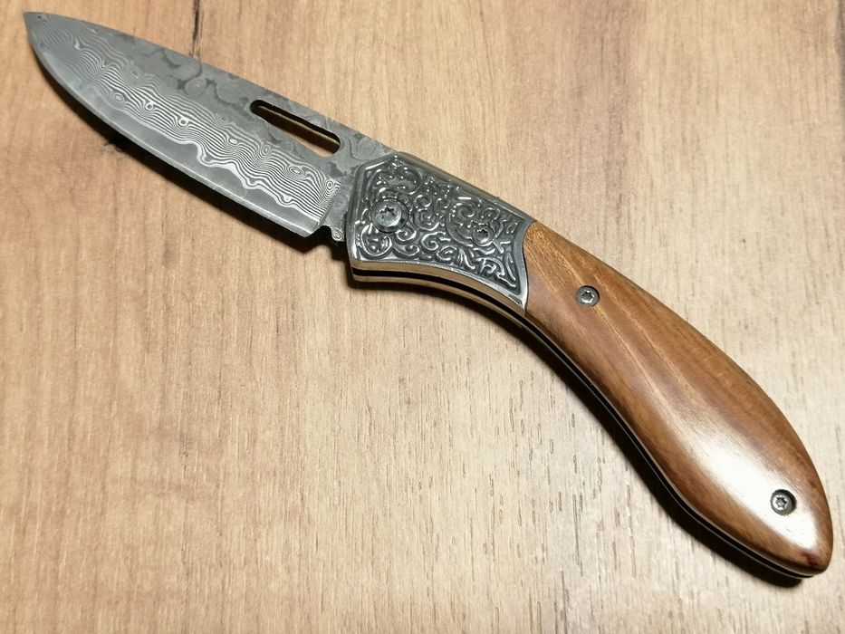 Нож от дамаска стомана