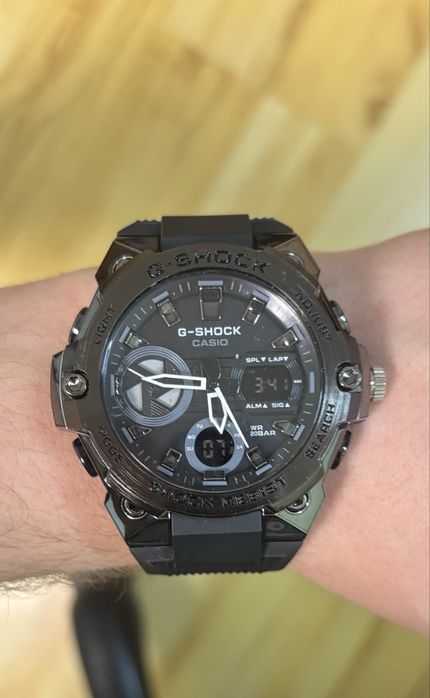 Часовник G-shock