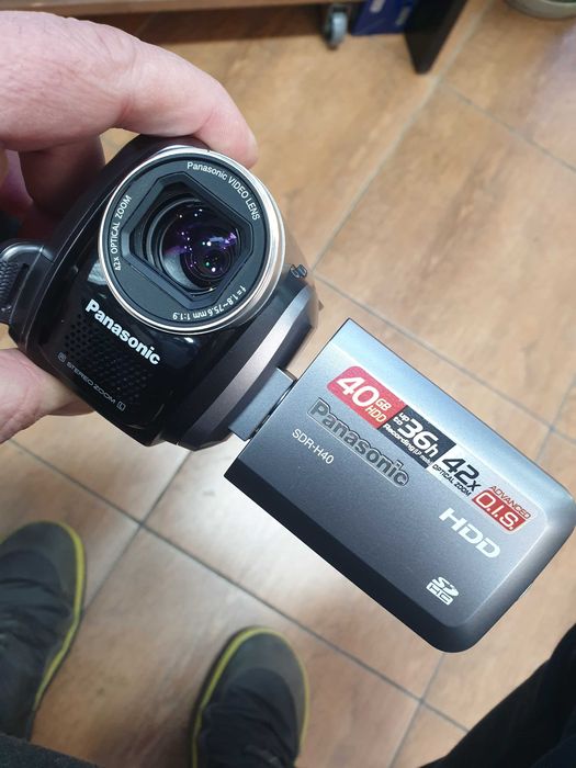 Продавам видеокамера Panasinic hdd