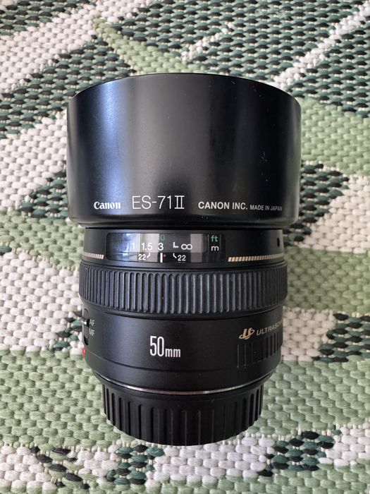 Canon 50mm – светлосилен обектив, много запазен