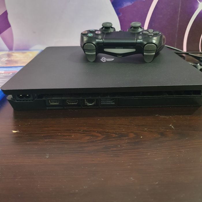 PS4 Slim 1TB + Controller + 6 Jocuri