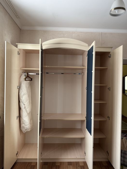 Спальный гарнитур