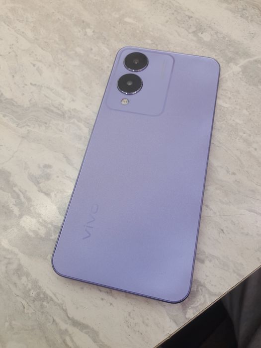 Продаю телефон Vivo Y17s