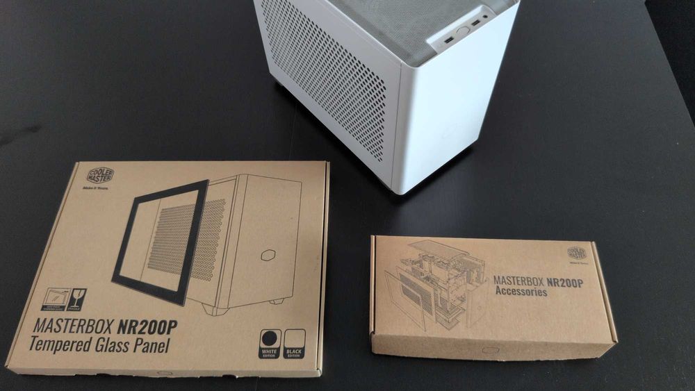 SFF Кутия за компютър Cooler Master NR200P mini itx