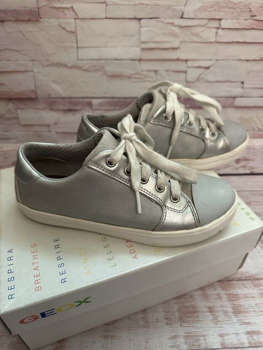 Кроссовки Geox как новые
