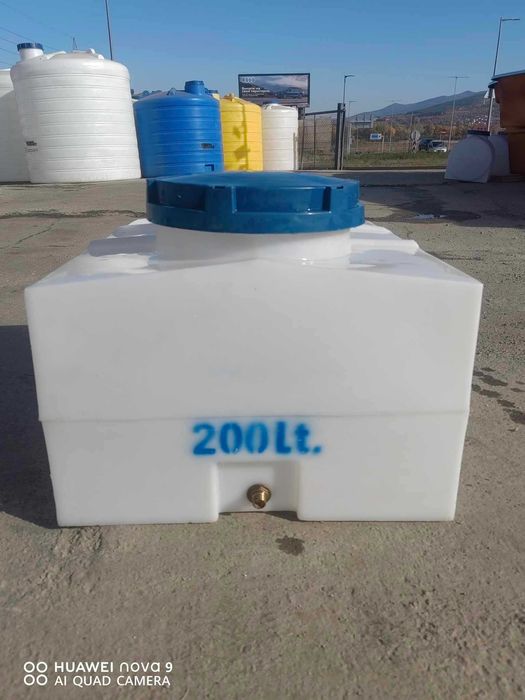 Продавам квадратни резервоари - 200 литра