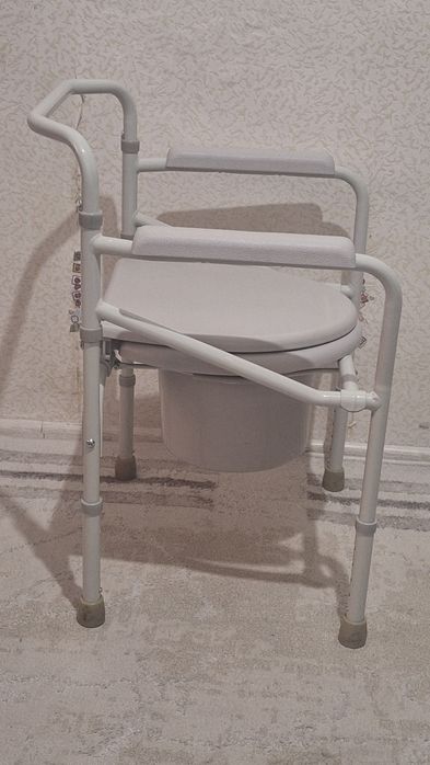 Санитарный  стул