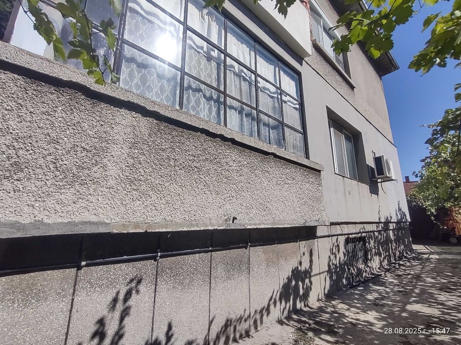 Продавам етаж от къща в Първомай