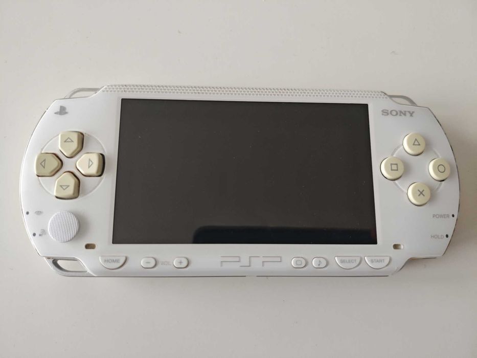 SONY PSP Playstation Portable 1000 - Качени много игри