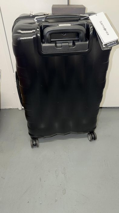 Черен куфар SAMSONITE