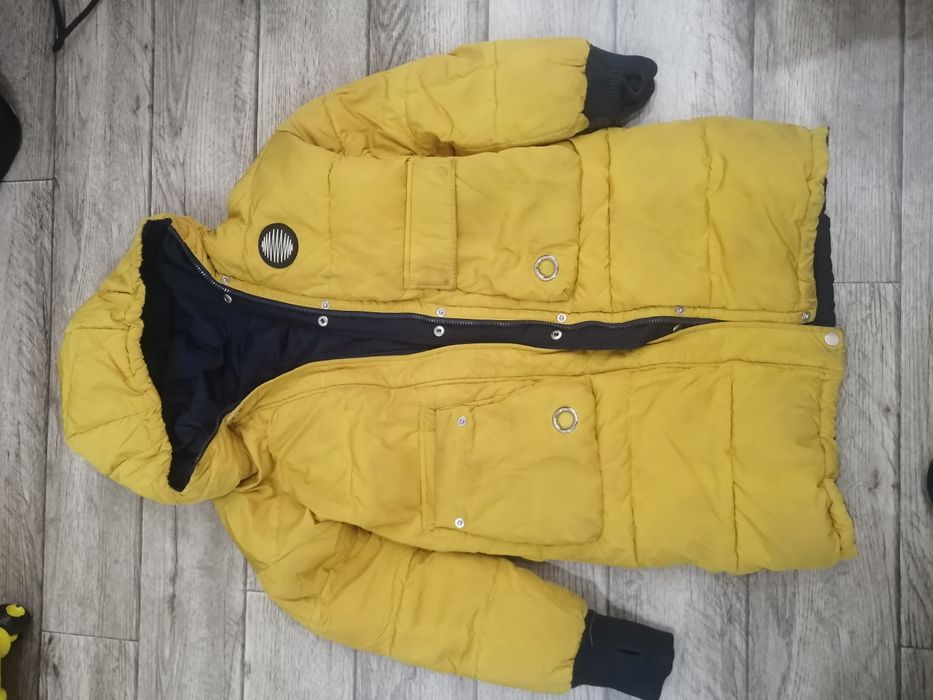 Зимние и демисезонные куртки и ветровки на девочек