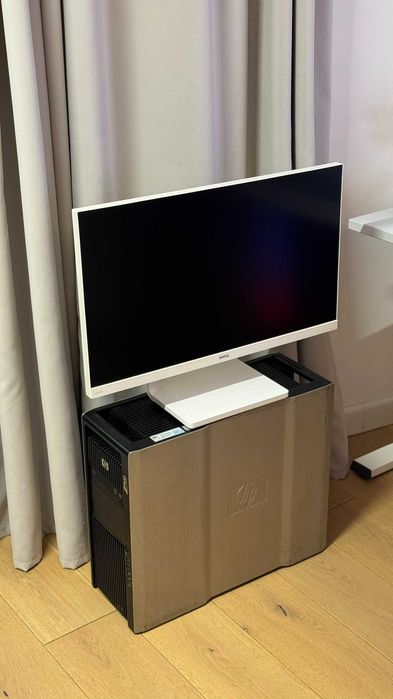 PC Workstation HP Z800 + Monitor BenQ VZ2770H – gata de lucru