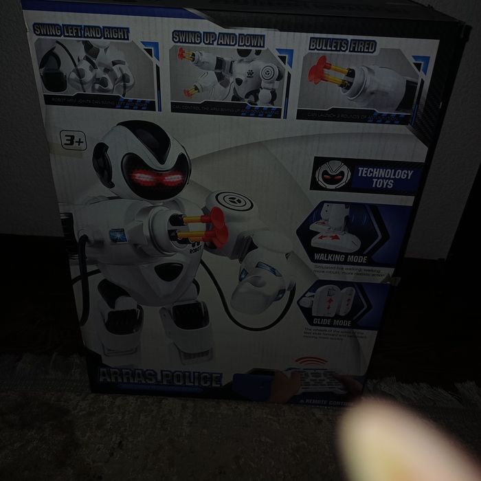 Продаётся  робот игрушка