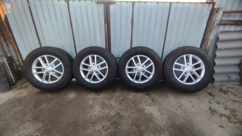 Продам комплект дисков с резиной.