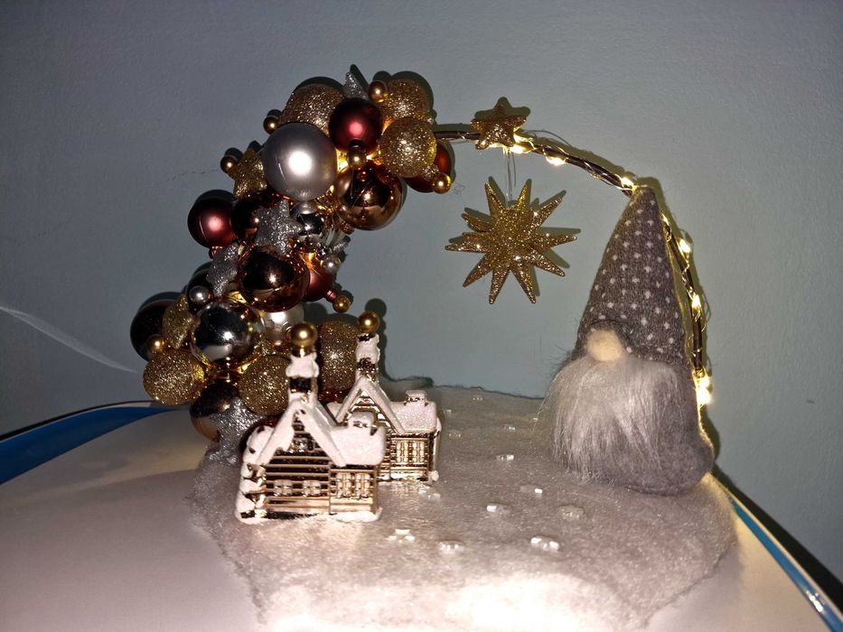 Vând ornamente de Crăciun!