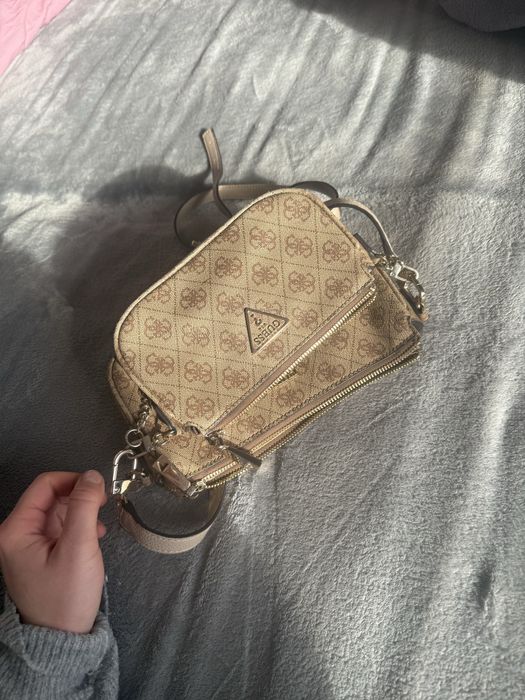 Чанта Guess