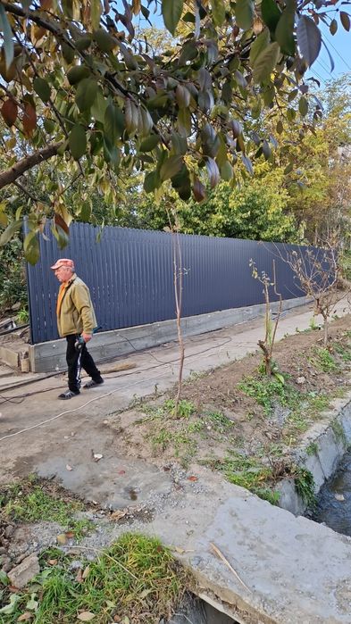 Meseriașul meniu garduri și porți la comanda clientului