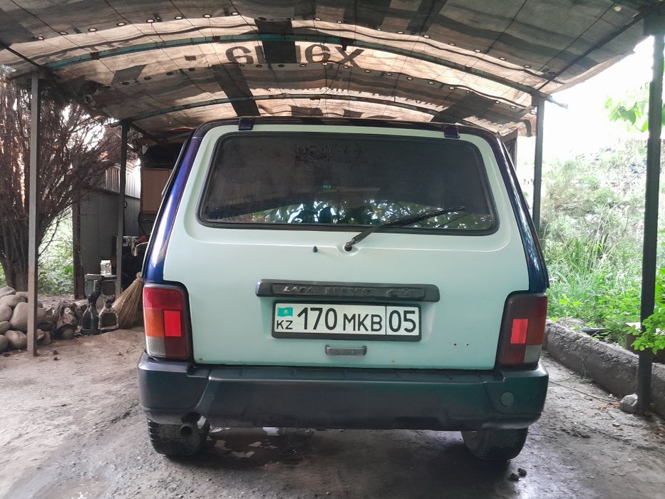 Продам машину 2000г