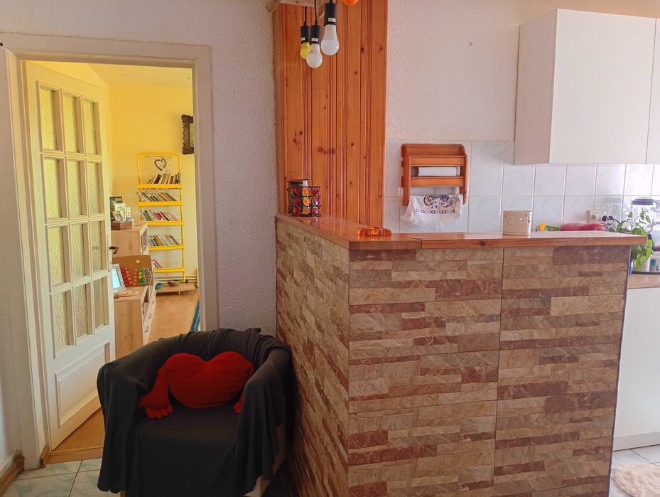 Apartament cu 3 camere,decomandat,de vanzare