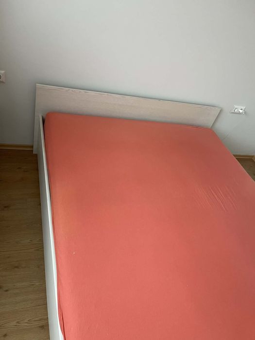 Спалня с подматрачна рамка и матрак - 170 на 200