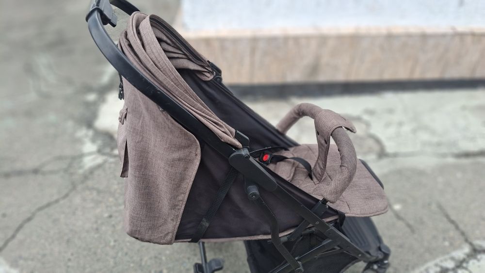 Коляска прогулочная