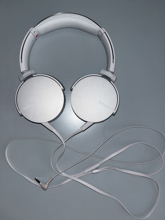 Наушники sony.