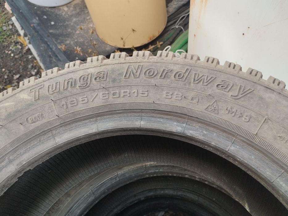 Продам зимние шины б/у