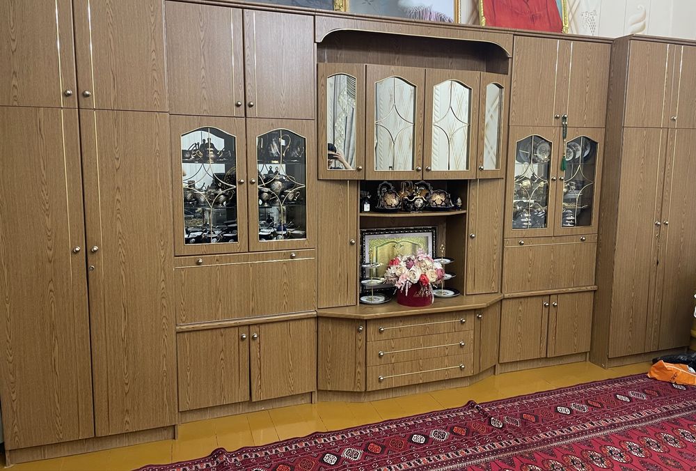 Шкаф стенка для гостиной или зала