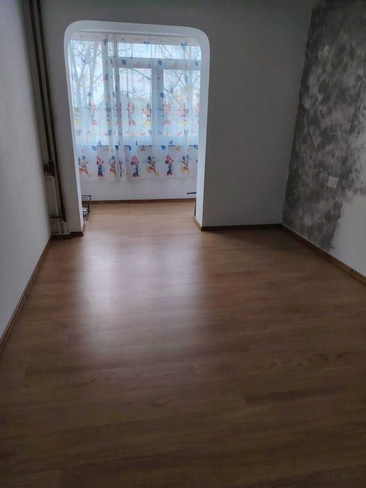 Vanzare 3 camere Militari,Lujerului,bdul Uverturii,Teatrul Masca