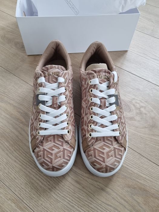 Маратонки Guess 38 номер