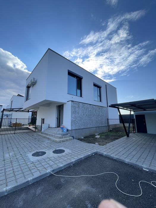 Servicii de construcții case la cheie sau la rosu și renovări