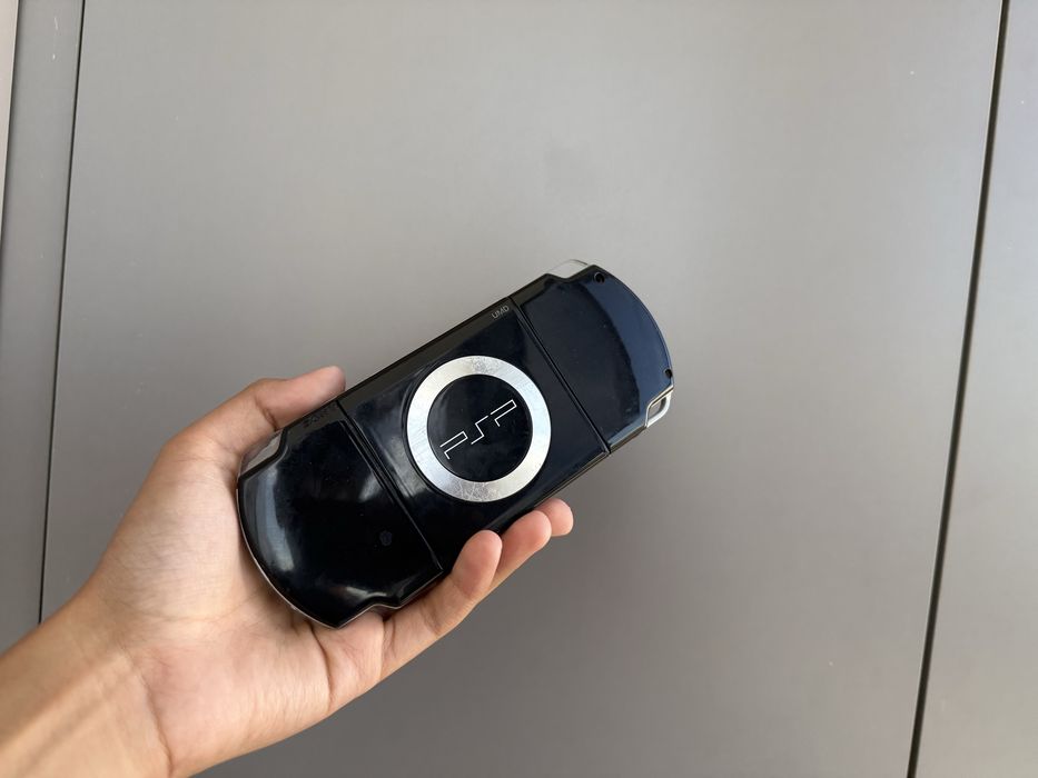 PSP 2000 полный комплект