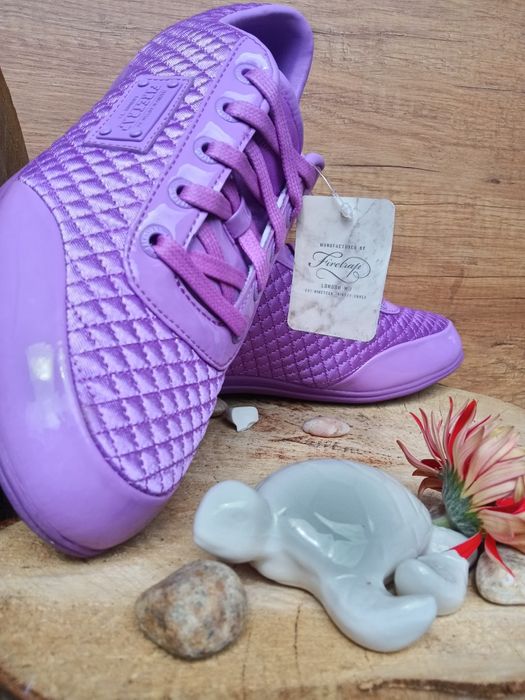 Туристически леки спортни маратонки в лилаво и бяло,внос от Австрия