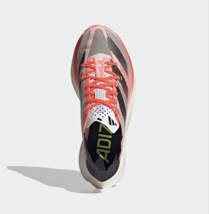 Оригинальные беговые кроссовки Adidas.