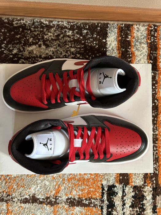 Jordan 1 Mid Bred Toe