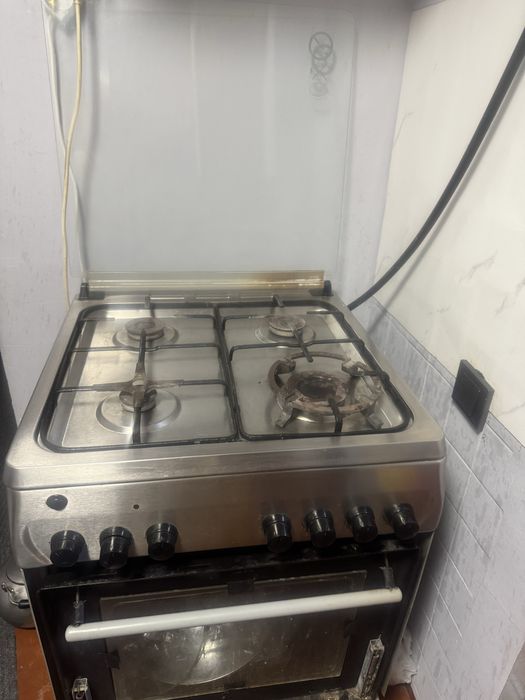 Газовая плита с духовкой