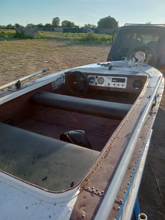 Продам лодку с мотором