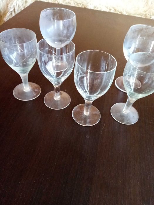 Продавам стъклени чашки