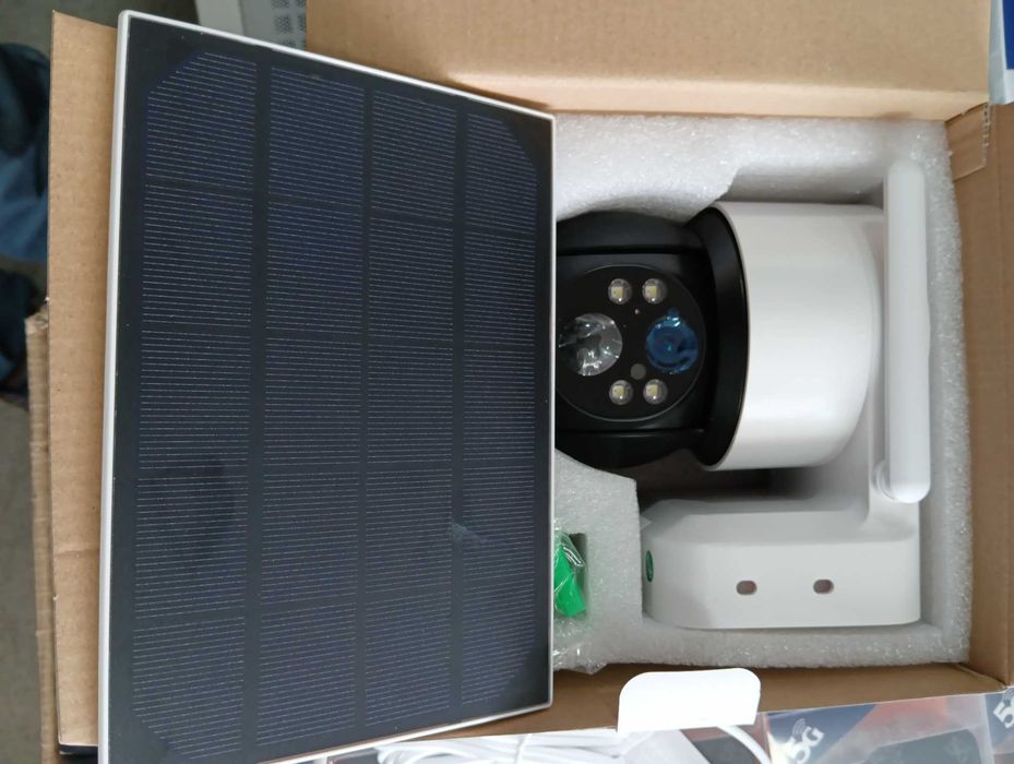 Соларна безжична въртяща се камера WI FI 5MP iCSee LED св