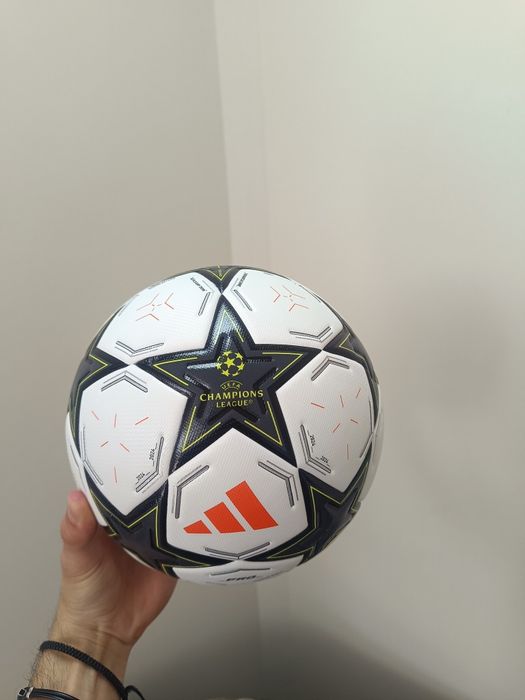 Футболна топка Адидас шампионска лига официална Adidas champions