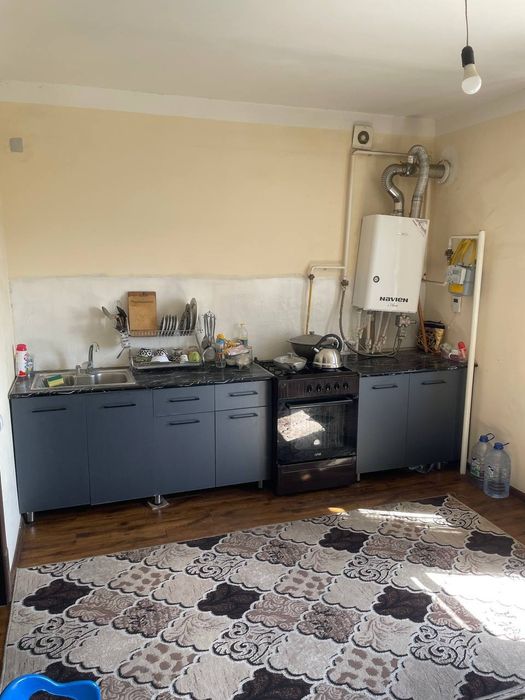 Ohangaron shahar markazida 2 xonali uy sotiladi