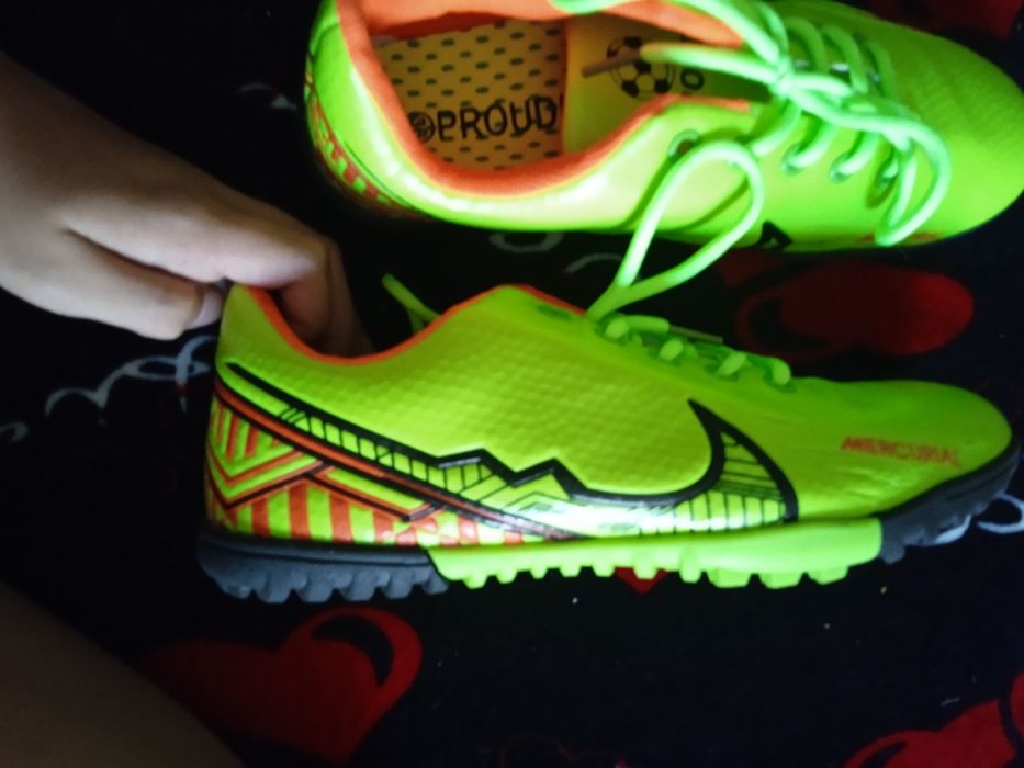 Сороконожки Найк  продам срочно