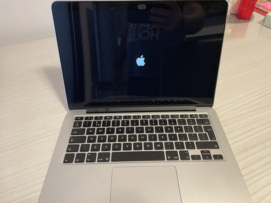 Macbook Pro 13 inch retina  2015 16gb ram