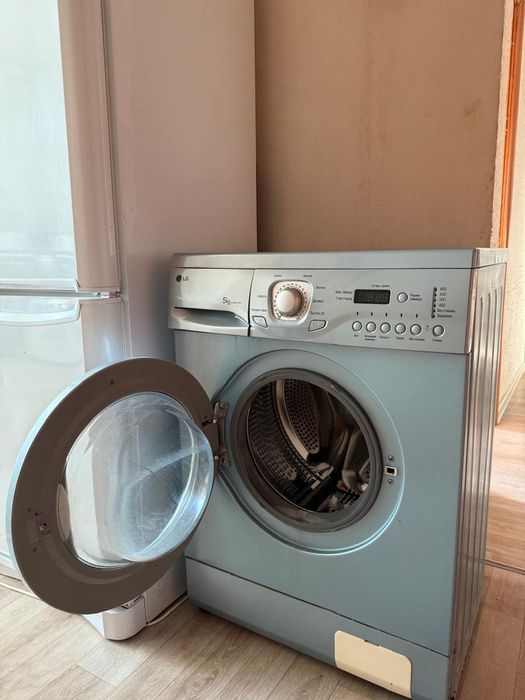 Машинка стиральная бу