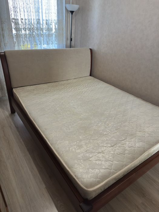 Двухспальная кровать