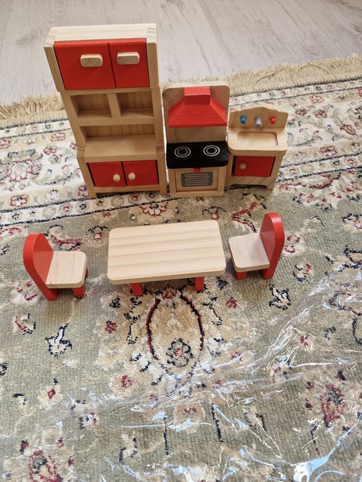 Къща за кукли с обзавеждане