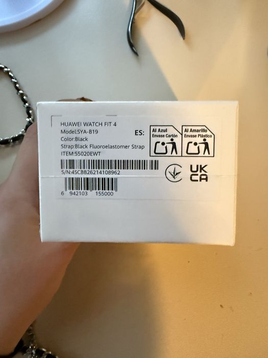 Неотварян смарт часовник Huawei watch fit 4