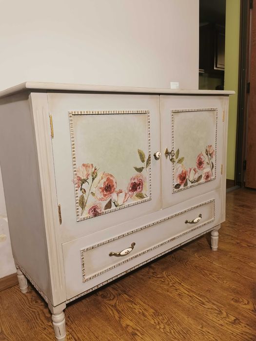 Comoda in stil shabby chic