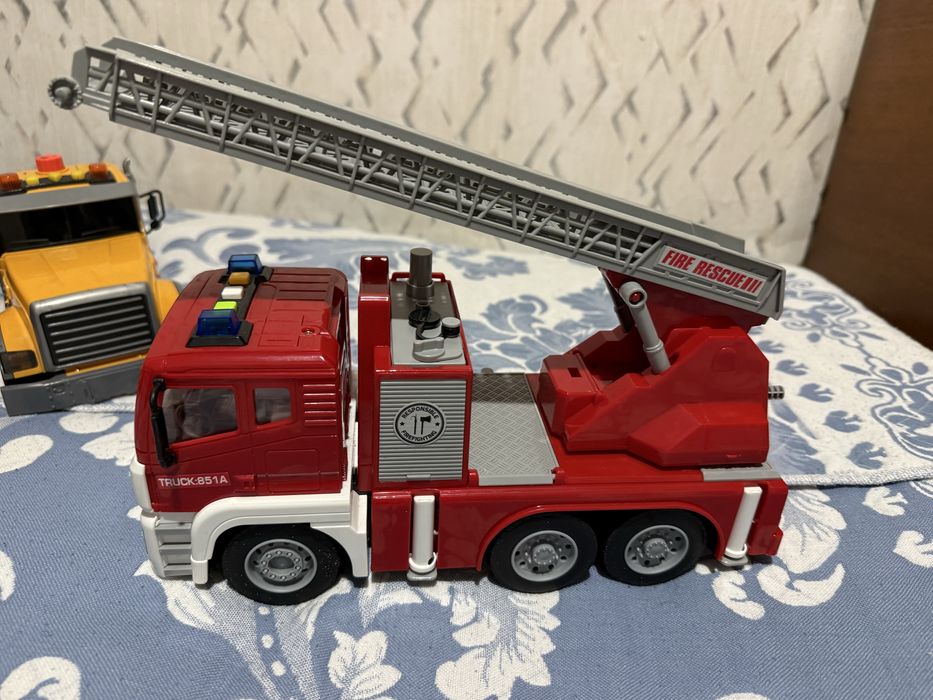 Продам игрушечные машинки